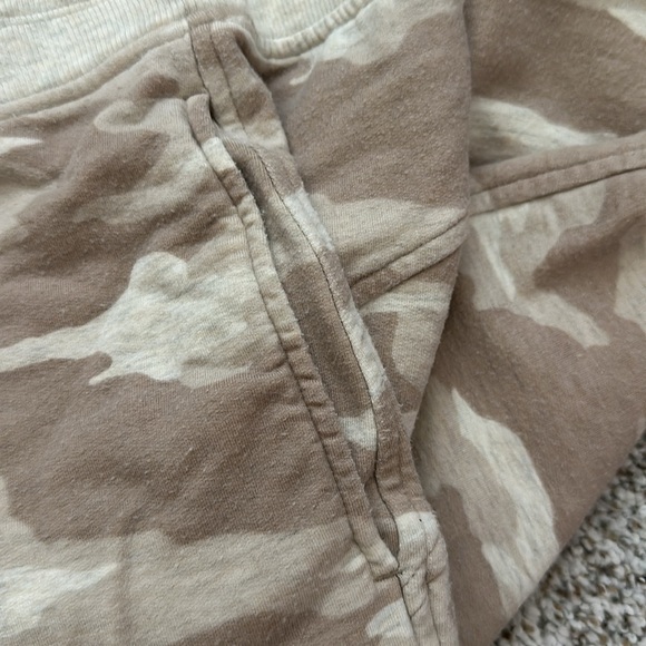 Athleta Balance Printed Jogger. Size Large - Picture 3 of 3